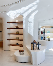 Photo n°4 de BOTTEGA VENETA à Saint-Tropez (Magasin d'usine)