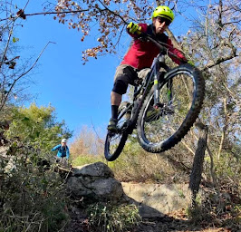 Photo n°1 de Roquefort Riders Club à Roquefort-les-Pins (Club de cyclisme)