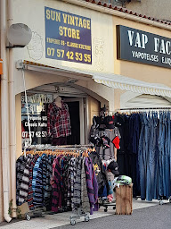 Photo n°21 de Sun vintage store à Solliès-Pont (Friperie)
