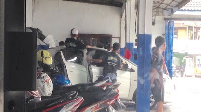 Photos of D'Splash Auto Saloon
