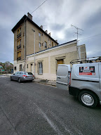 JH.COUVERTURES/couvreur/Île-de-France/Seine-et-Marne/toiture/Réparation/Peinture/Nettoyage/Façade/Gouttières/77/chelles à Chelles