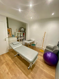 Photo n°2 de Ayah MOSTAFA Ostéopathe D.O à Paris (Professeur de yoga)