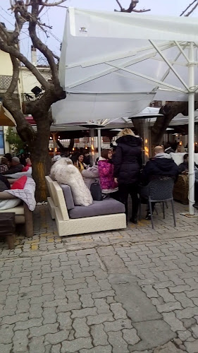 Opinii despre Bonjour Cafe Snack Bar în Καλαμάτα - Καφετέρια