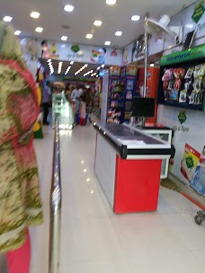 Rahim Store lahore Main Blvd Allama Iqbal Town