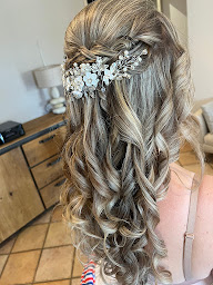 Photo n°9 de My Design'Hair salon de coiffure spécialisé Coloriste et bar à soins à Aix-en-Provence (Salon de coiffure)