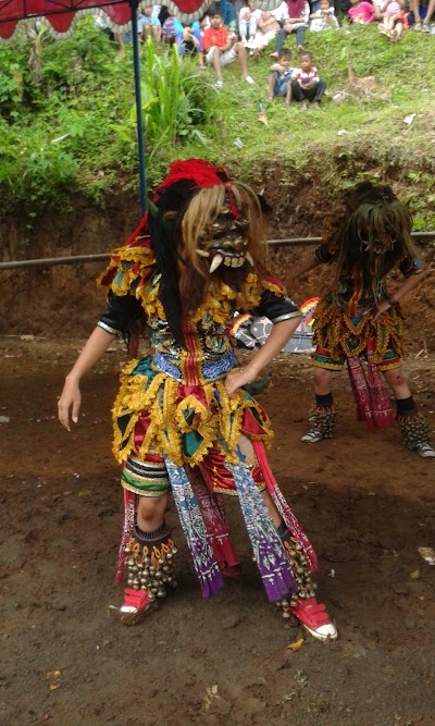 Photos of Udin Topeng Kayu (kerajinan topeng)