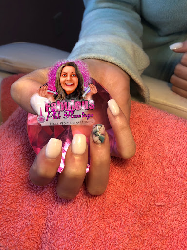 Fabulous Pink Flamingo Nails - Thumbnail