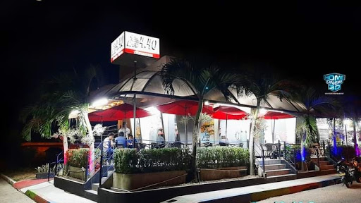 4.40 Por Poco Como Como Loco.