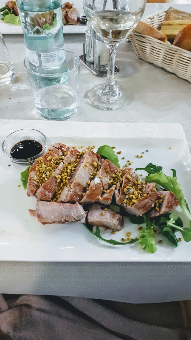 The Crow and the Mosto