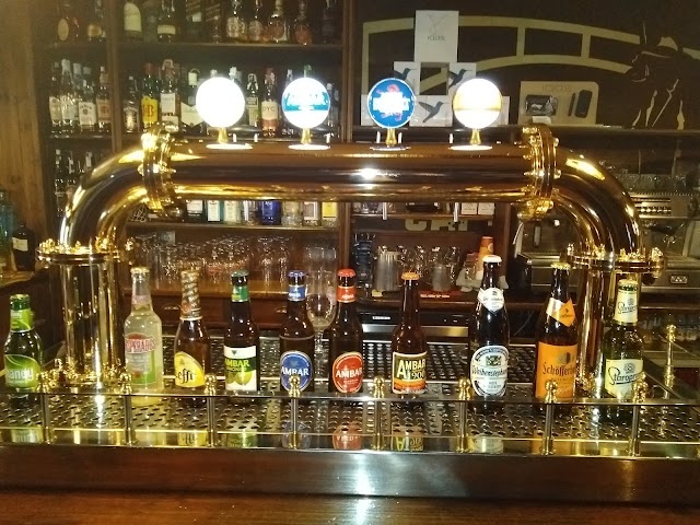 Capone Cafe Tavern