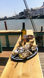 Photo n°3 de Fleur des Ondes (bateau) à Pornic (Bar-restaurant à huîtres)