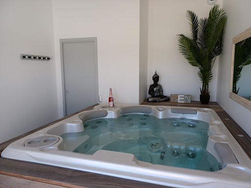 Photo de Rêve en l'île. Location maison avec Spa privatif intérieur et Piscine chauffée à Barbâtre (85630)