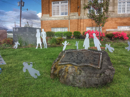 Conway County Courthouse - Thumbnail