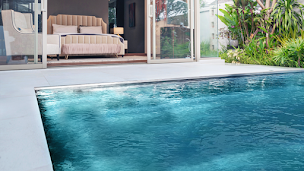 Photo n°29 de h2o inox - piscine inox à Miribel (Société de construction de piscine)