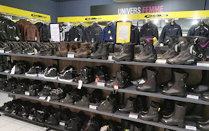 Photo n°23 de Maxxess Salaise - Accessoires moto Equipement motard à Salaise-sur-Sanne (Magasin de motos)