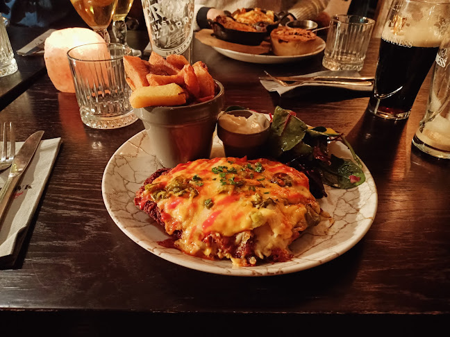 The Boat Club & Tomahawk Steakhouse Open Times