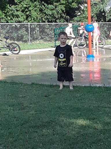 Young Park Splash Pad - Thumbnail