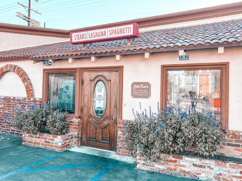 Little Tonis Restaurant by null