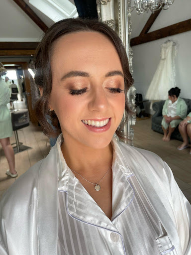 Sarah Meredith Professional Make Up - Thumbnail