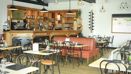 Photo 5 - Elwood Restaurant