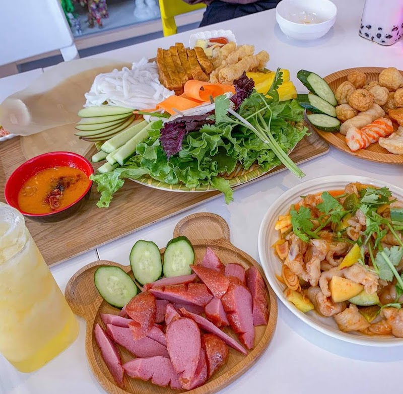 MOMOCAFFE&TEA Otsuka Eki Mae