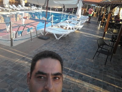 Photos of Miyeh w MIyeh Park