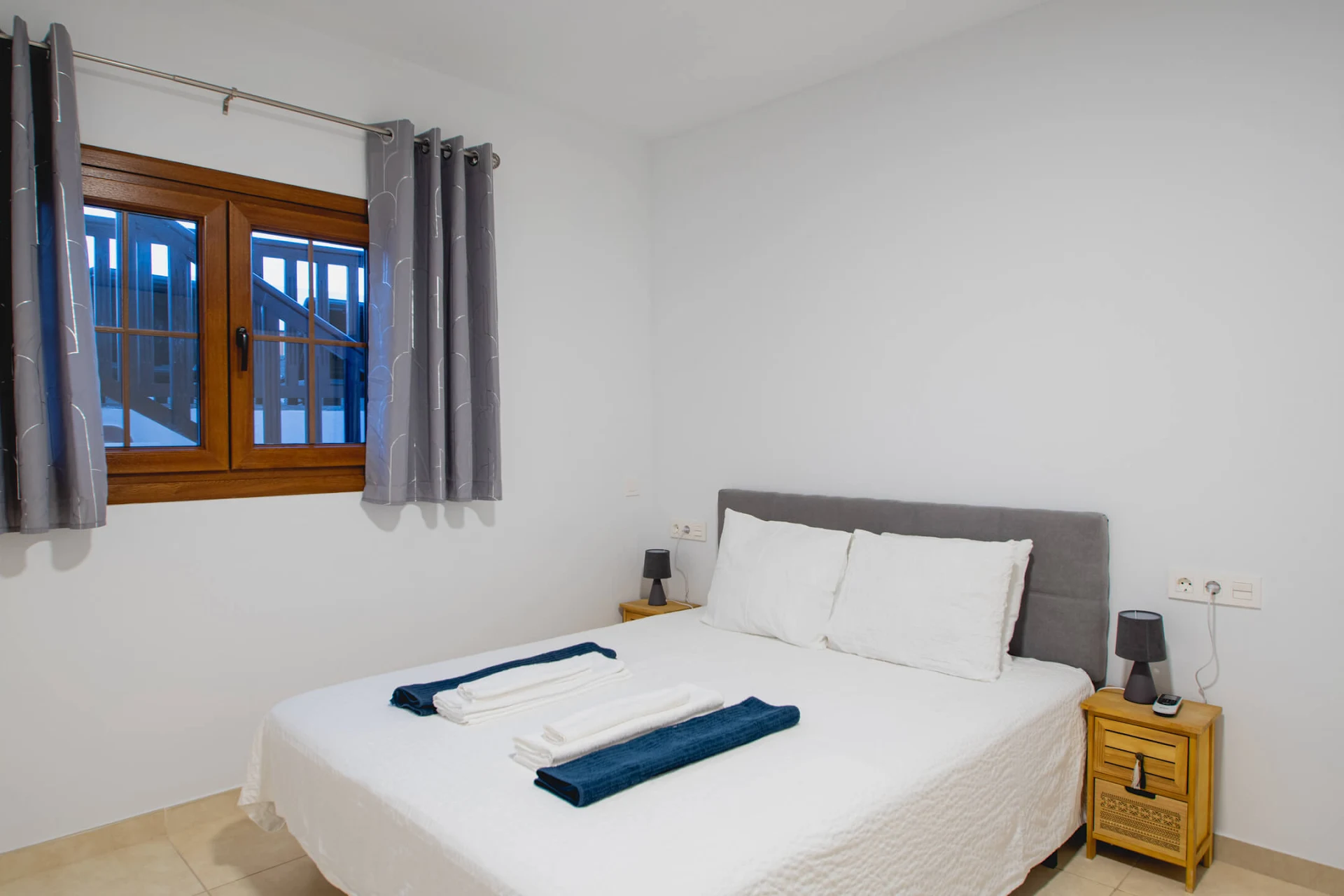 Large Holiday Rental Villa - Villa Vista Reina - Playa Blanca Lanzarote - 6 Bedroom 5 Bathroom Villa to Rent