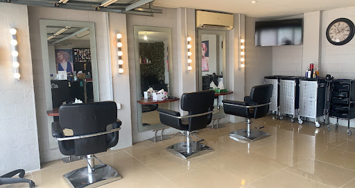 Elissa’s Hair Studio Logo