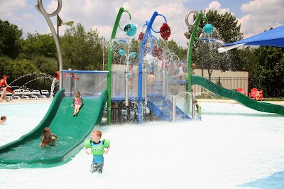 Splash Island Outdoor Pool - Oak Brook Park District