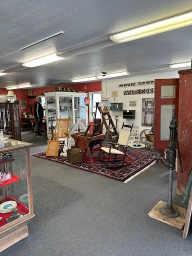 Champlain Valley Antique Center Gallery - United States