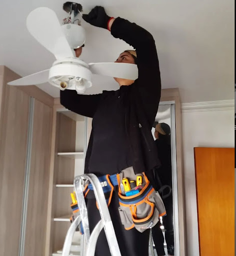 Eletricista Amanda Henke