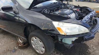 Photos of Glueck's Auto Parts II Inc