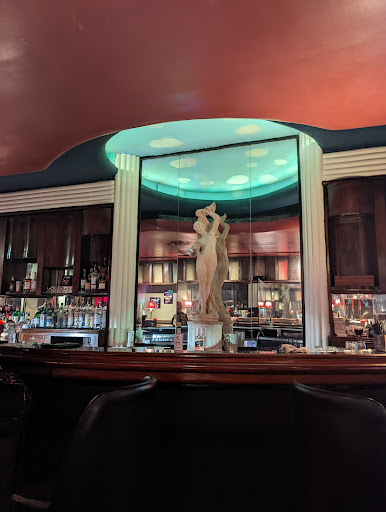 Gino's North - Visual