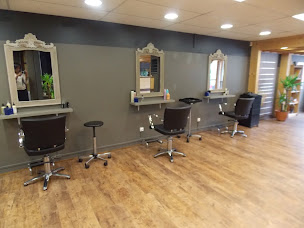 Photo n°4 de MARYBELLA - Votre institut de beauté à Caen - Spécialiste cheveux afro à Caen (Service d'épilation à la cire)