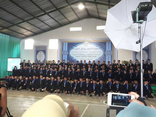 Pondok Pesantren Al Amanah Al Gontory Putri, Author: Juan Syahbana