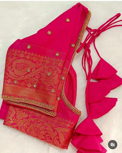 Sravan offer basic designs starting from ₹900 😳🥰✨💃🧶🧵 jo designs ₹1500 ka h, o sravan offer ₹… post image