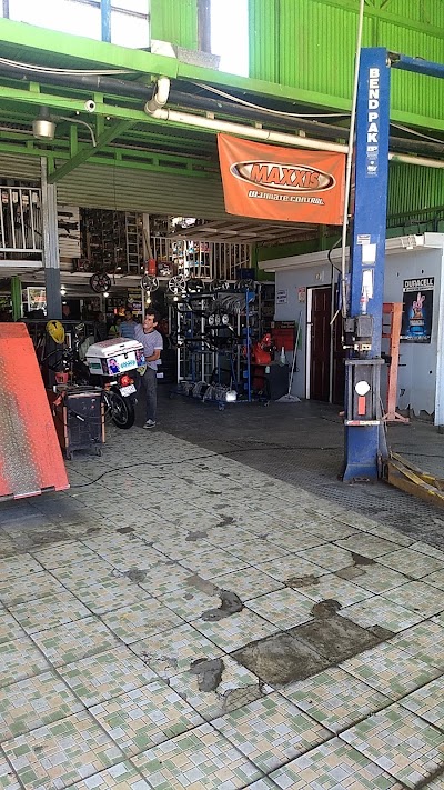 Photos of Lubricentro Ulate