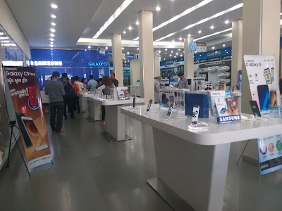 Photos of Samsung Brand Shop - Monivong North