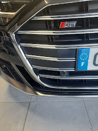 Photo n°7 de Garage number one 974 à Saint-Denis (Peinture automobile)