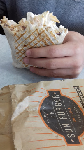 Photo 3 - Sun Burger