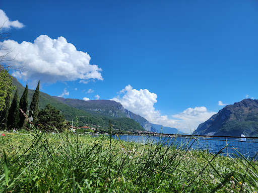 Passeggiata lungolago di Mandello del Lario