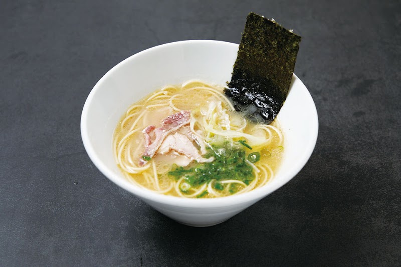 骨付鳥、からあげ、ハイボール がブリチキン。草薙駅前店