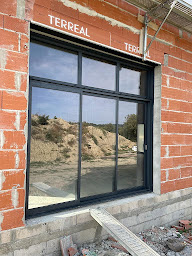 Photo n°11 de CYBELE MENUISERIES - Partenaire Arcades et Baies à Saint-Martin-Lalande (Fournisseur de portes de garage)