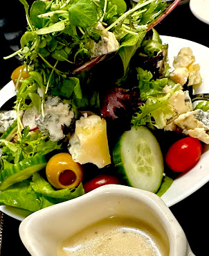 Le Bistro by null