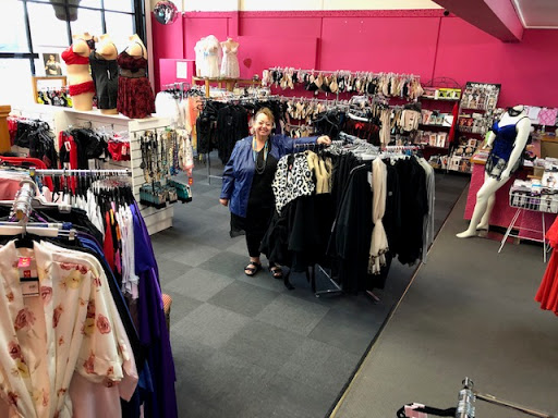 Lisa's Lacies Larger Size Lingerie - Thumbnail