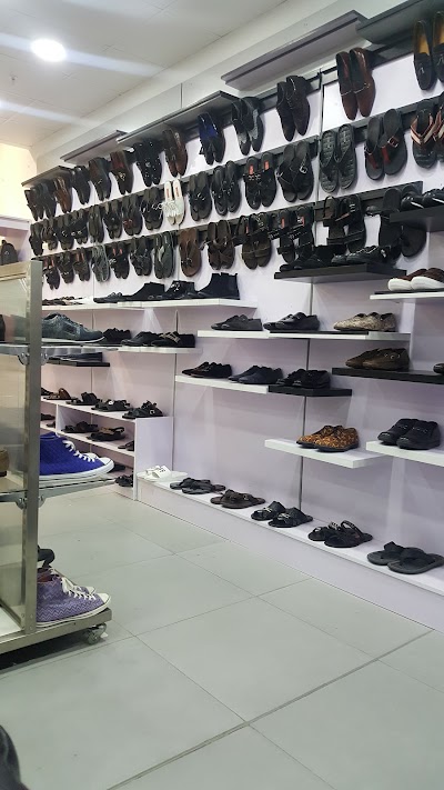 Photos of Mekyn's collections wear & accessories
