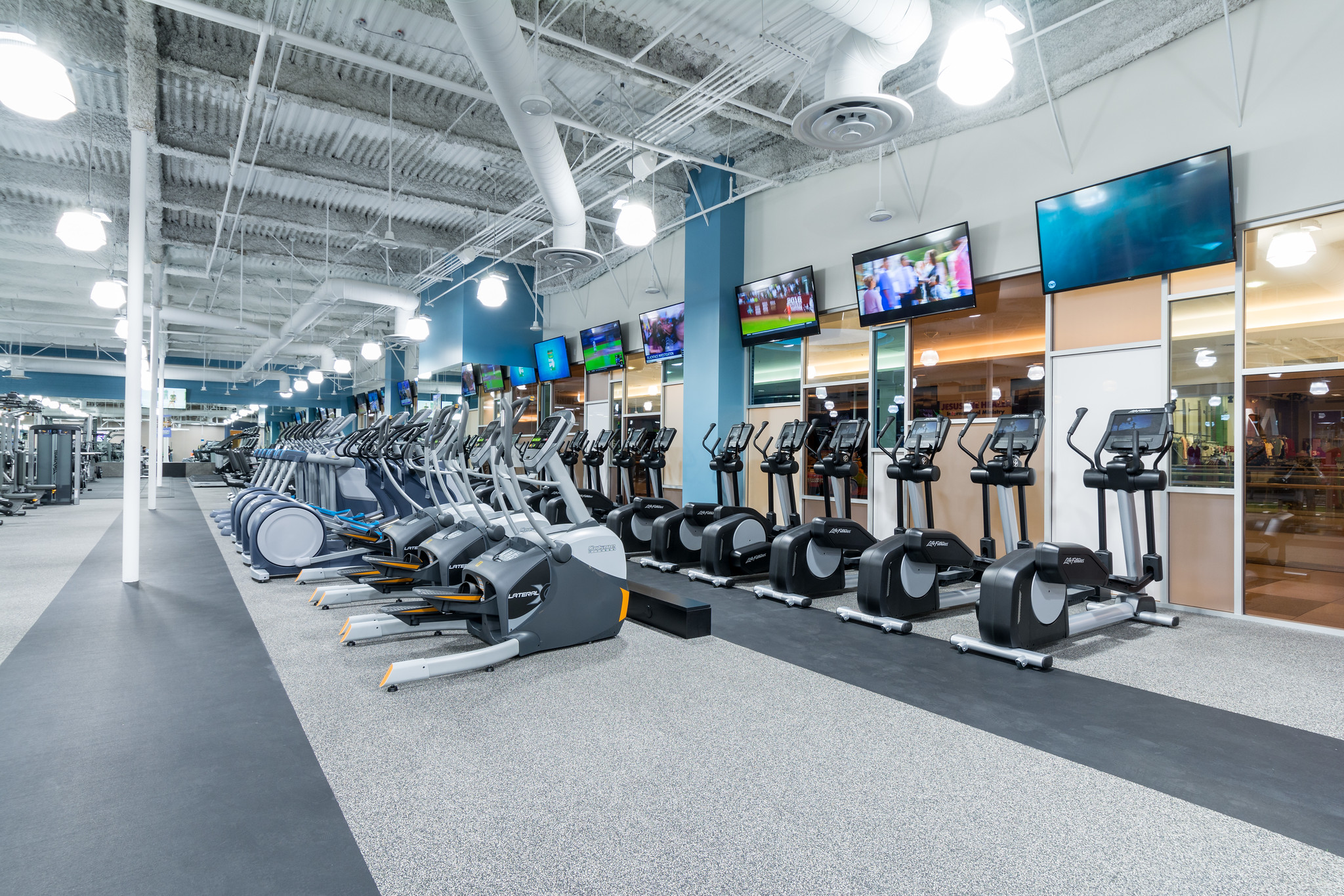 Fitness 19 photo 3