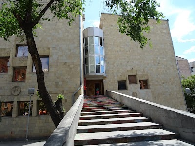 Photos of Khnko-Aper Library