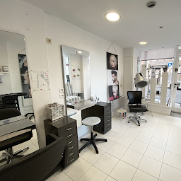 Photo n°1 de Biarritz Coiffure Pommiers Marie-Hélène à Biarritz (Salon de coiffure)