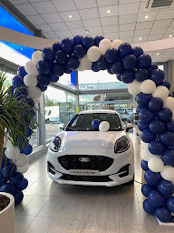 Photo n°3 de FORD BYmyCAR Fontaine à Fontaine (Vendeur de voitures d'occasion)